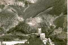 Aschau-im-Chiemgau-Burg-im-Winter