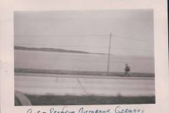 Bilder-vom-Mai-1945-Autobahn-mit-Blick-auf-dem-Chiemsee
