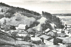 Bergen-Maxhuette-1920-Vordergrund-Schlackenhaus