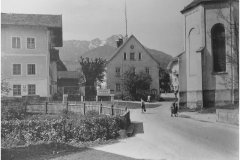 Bergener-Dorfplatz-in-den-1930er-Jahren