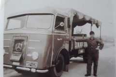 Traunstein-erster-Frontlenker-Lkw-der-Fa.-Kreiller-Fahrer-Franz-Fuchs-April-1956