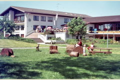 Chieminger-Strandkurhaus-mit-Hallenbad-ca.-Ende-70er-Jahre