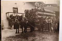 Vor-dem-Huberhaus-beim-Saegewerk.1930er