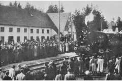 Traunreut-Bahneroeffnung-1952-Ankunft