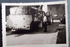 Grabenstaett-1957-Ausflug-der-Sudetendeutschen-Landsmannschaft-Start-am-Dorfplatz