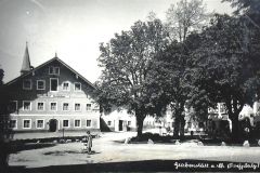 Grabenstaett-Chiemsee-Dorfplatz-Gasthof-Buchfellner-gel.-1937-2