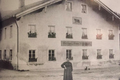 Palling-Gasthaus-Metzgerei-Franz-Trinkberger-von-1880-1912-spaeter-Michlwirt