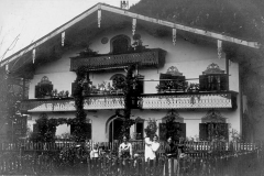 Reit-im-Winkl-1909-Edermair-in-der-Brunnenstrasse