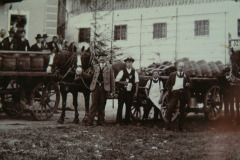 Rottau-Gasthaus-Hilger-Bieranlieferung-ca.-1910er