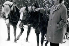 Ruhpolding-Helmut-Schoen-im-3.-Maerz-1974-mit-Haflingern
