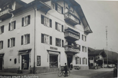 Ruhpolding-Kaufhaus-Zeller-gel.-1927-nah