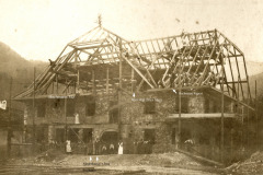 Vor-112-Jahren-Bau-Gasthof-zur-Post-in-Schleching