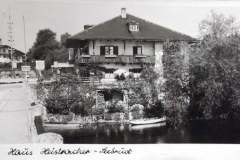 Seebruck-ca.-1955-Haus-Heistracher-damals-noch-mit-ESSO-Tankstelle