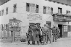 1_US-3rd-Infantry-Division-Personnel-with-some-German-Personnel-in-Siegsdorf