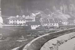 Traunstein-Blick-auf-Heilig-Geist-um-1910-ganz-links-Hl.-Geist-Kirche.-Gebaeude-Links-das-Altenheim