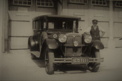 Traunstein-Fahrzeug-des-Buergermeisters-mit-Chauffeur-in-den-30ern