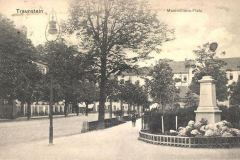 Traunstein-Maximiliansplatz-mit-Denkmal-1915