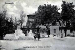 Traunstein-Prinzregent-Luitpold-Denkmal-und-Bahnhof-zu-Zeiten-Luitpold