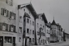 um-1900