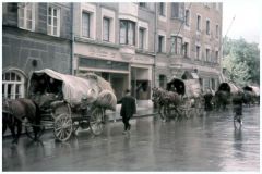 Fluechtlingszugs-aus-der-Batschka-der-im-April-1945-Trostberg-erreichte