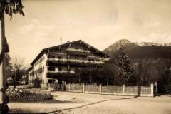 Unterwoessen-Gasthof-zur-Post-in-den-30er-Jahren